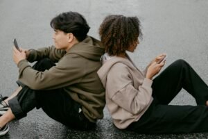 Text Therapy: How It Works, Costs, and If It's Right for You